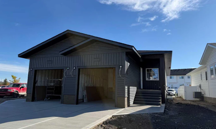15 Ellington Crescent