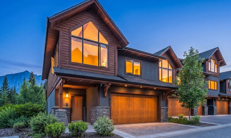 19 Creekside Mews