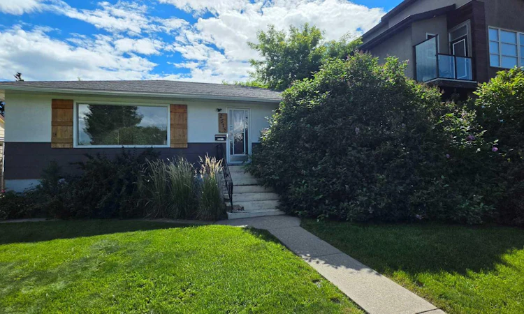 2515 Cochrane Road NW