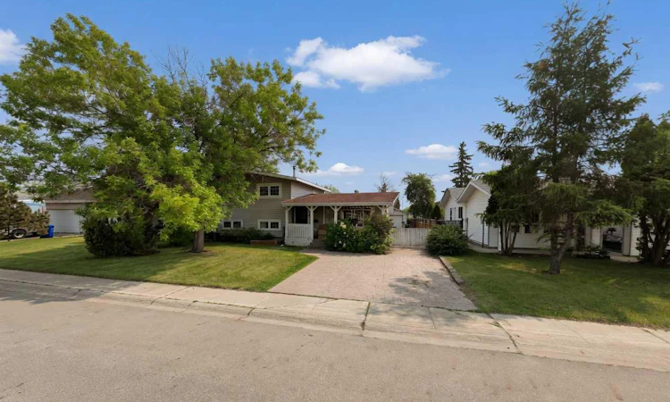 108 Robin Crescent