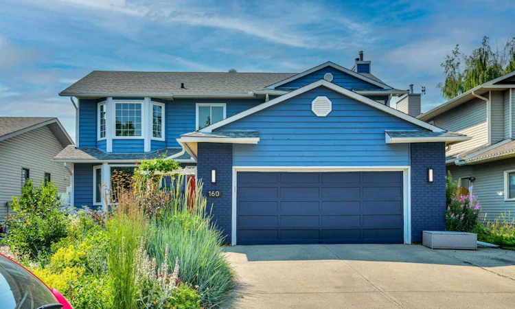 160 Sunhaven Close SE