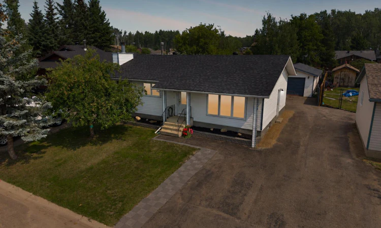 157 Torrie Crescent