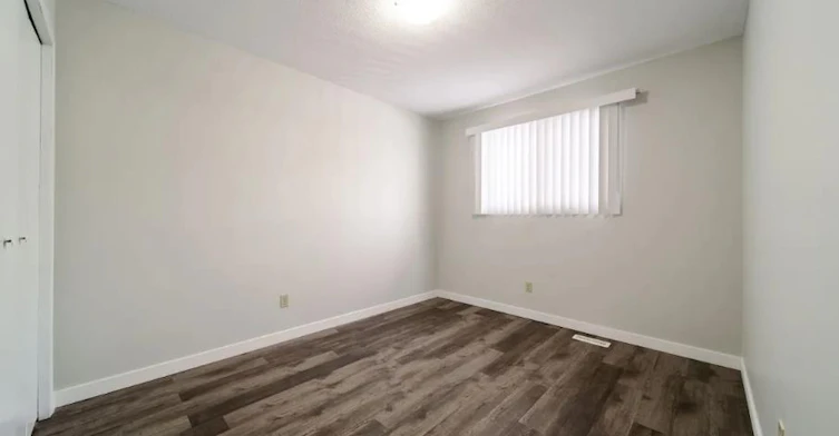 32 Holmes Street, Red Deer, AB, T4N 6L6 - 6