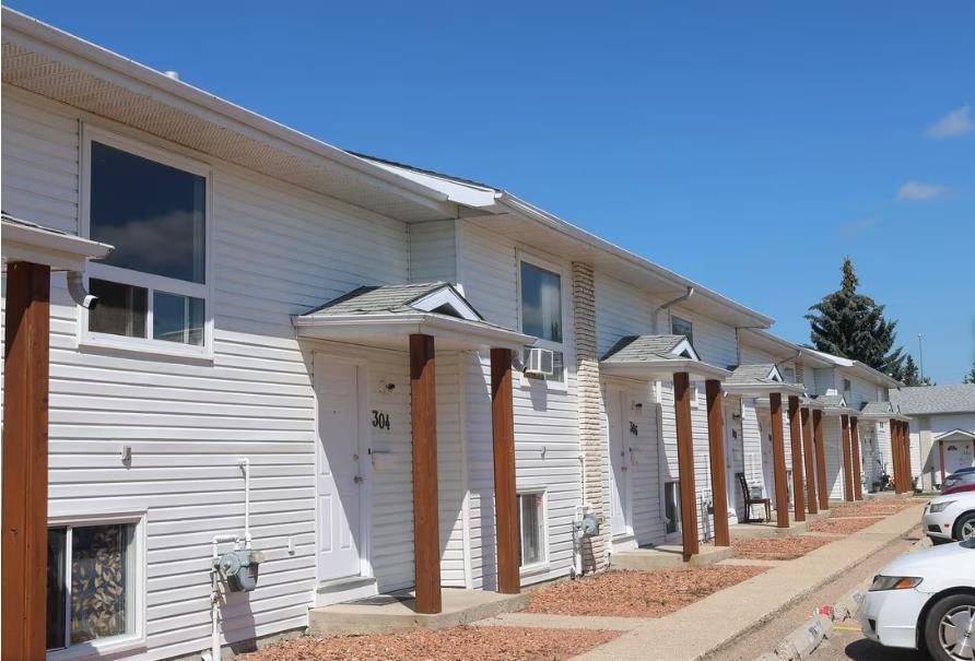 32 Holmes Street, Red Deer, AB, T4N 6L6