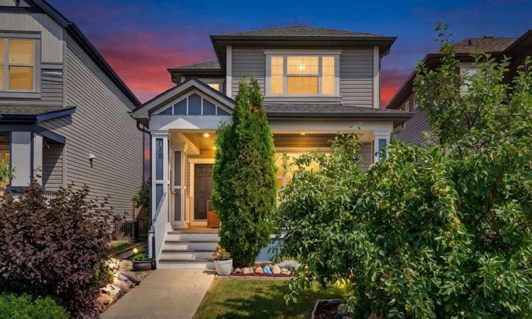 138 Copperpond Heights SE
