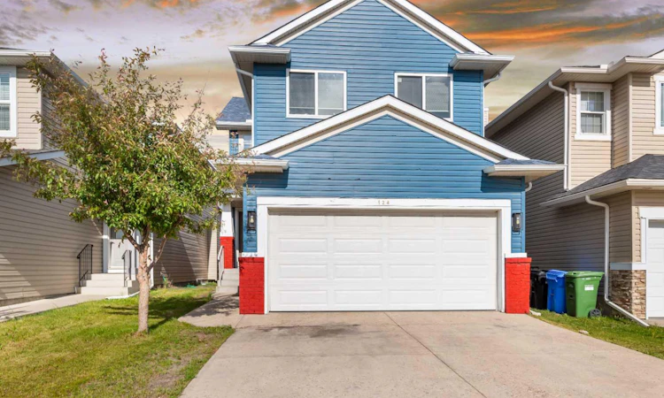 124 Saddlecrest Boulevard NE
