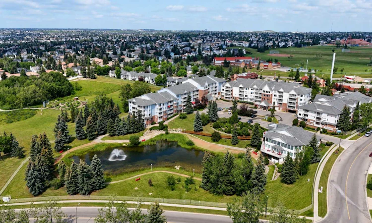 515-3515 Hawksbrow Point NW