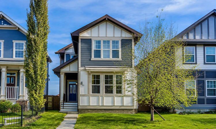145 Marquis Common SE