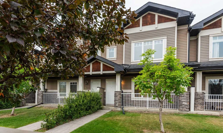 127 Prestwick Villas SE