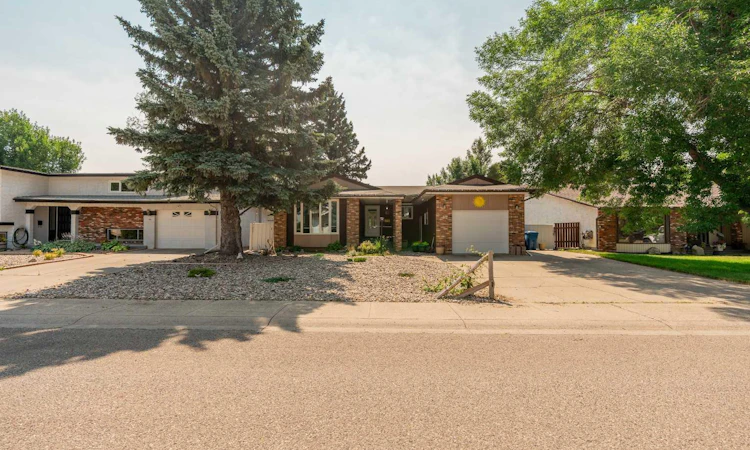 42 Honeysuckle Road N