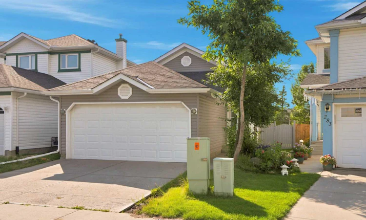 279 Coral Springs Circle NE