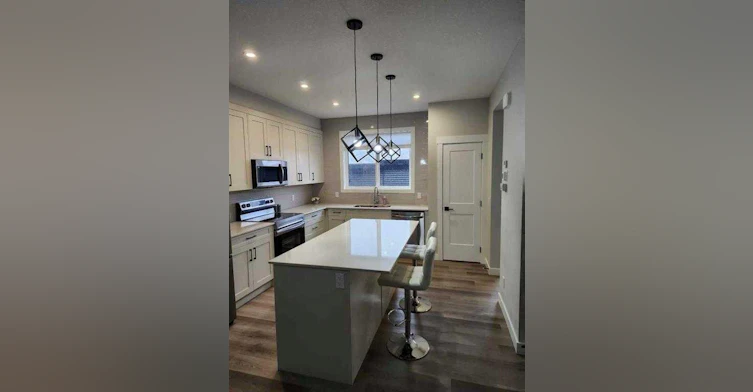 24 Silverton Glen Green SW, Calgary, AB, T2X 5B8 - 2