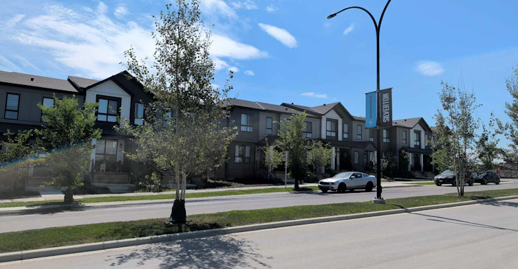 24 Silverton Glen Green SW, Calgary, AB, T2X 5B8