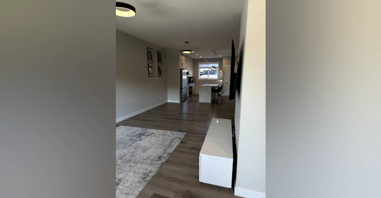 24 Silverton Glen Green SW, Calgary, AB, T2X 5B8 - 3