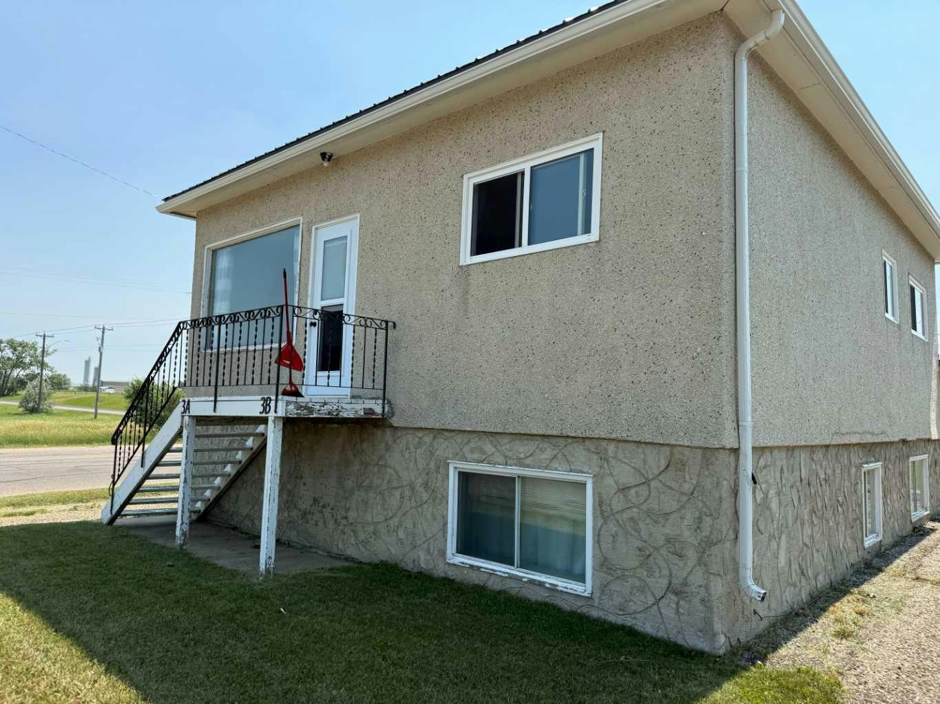 3 Oak Avenue W, Brooks, AB, T1R 0A3
