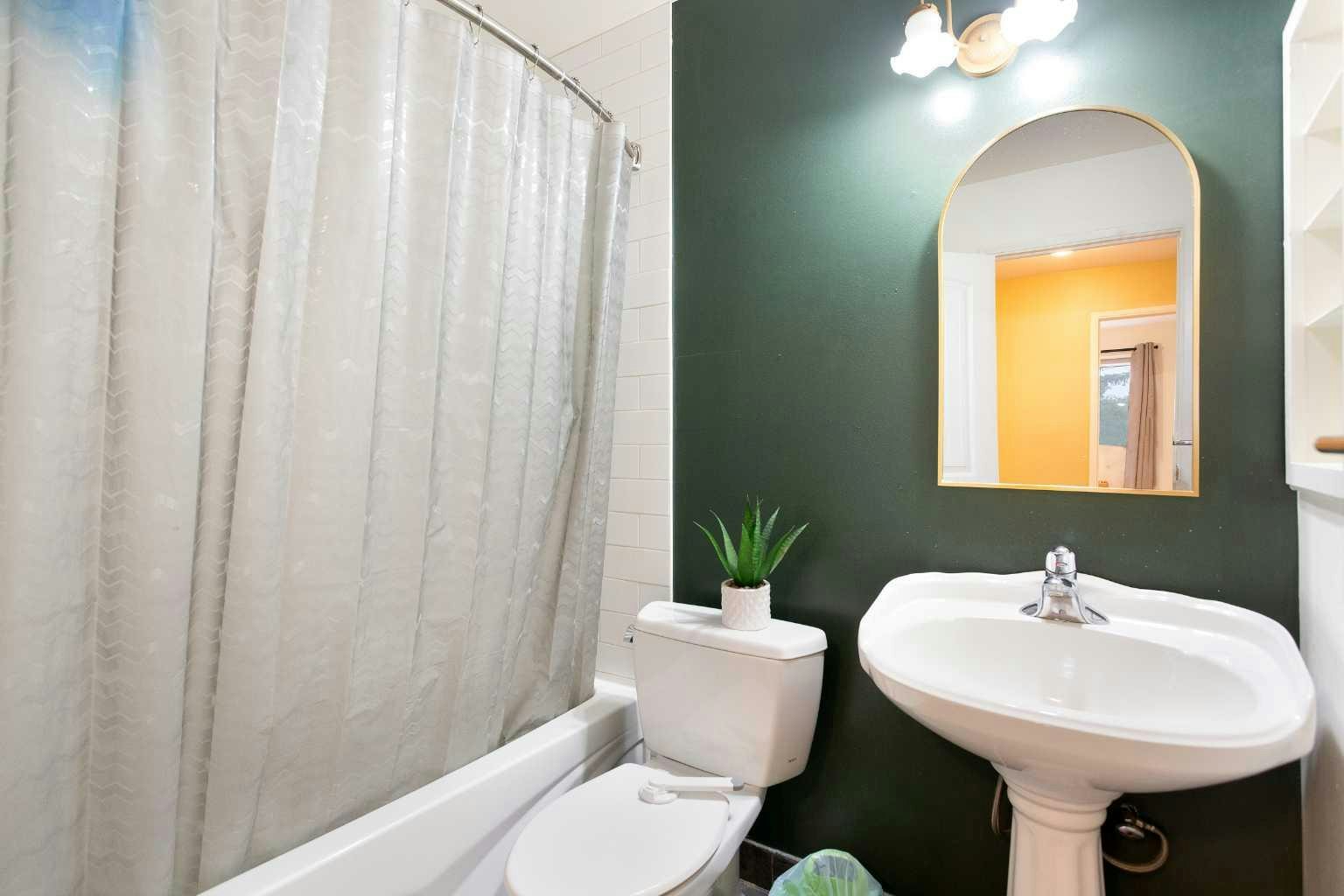 15 Southdale Bay SW, Calgary, AB, T2W 1W1 - 24