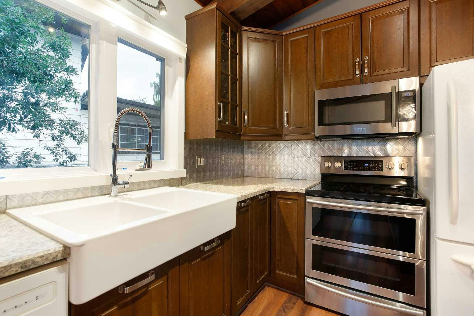 15 Southdale Bay SW, Calgary, AB, T2W 1W1 - 11