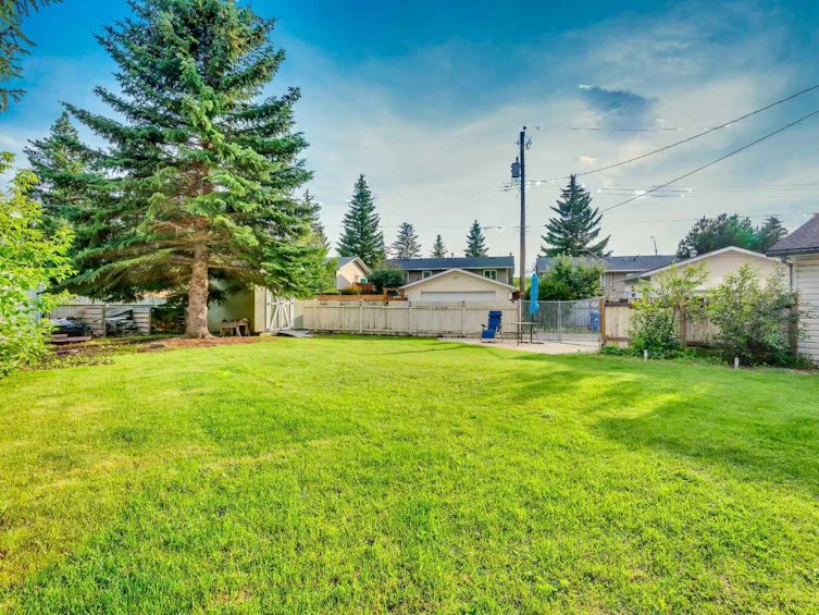15 Southdale Bay SW, Calgary, AB, T2W 1W1 - 36