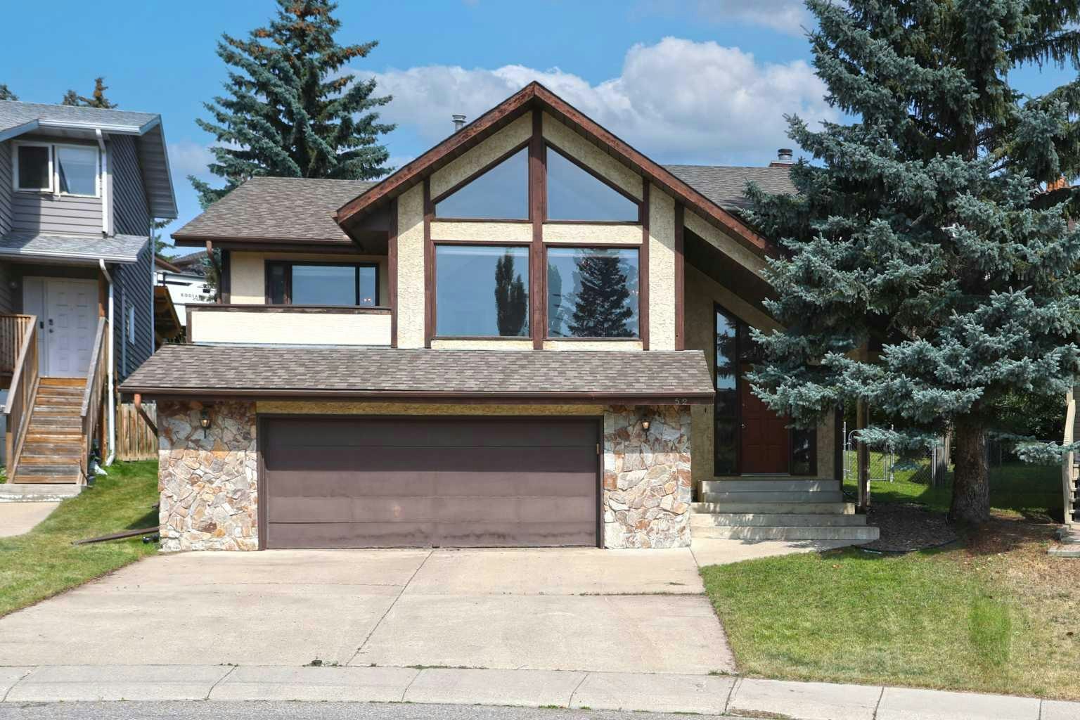 52 Edgeland Road NW, Calgary, AB, T3A 2Y4