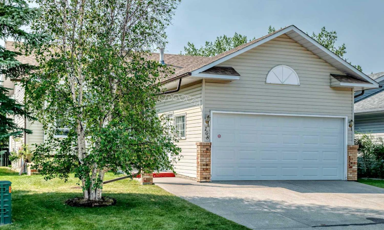 108 Woodside Close NW