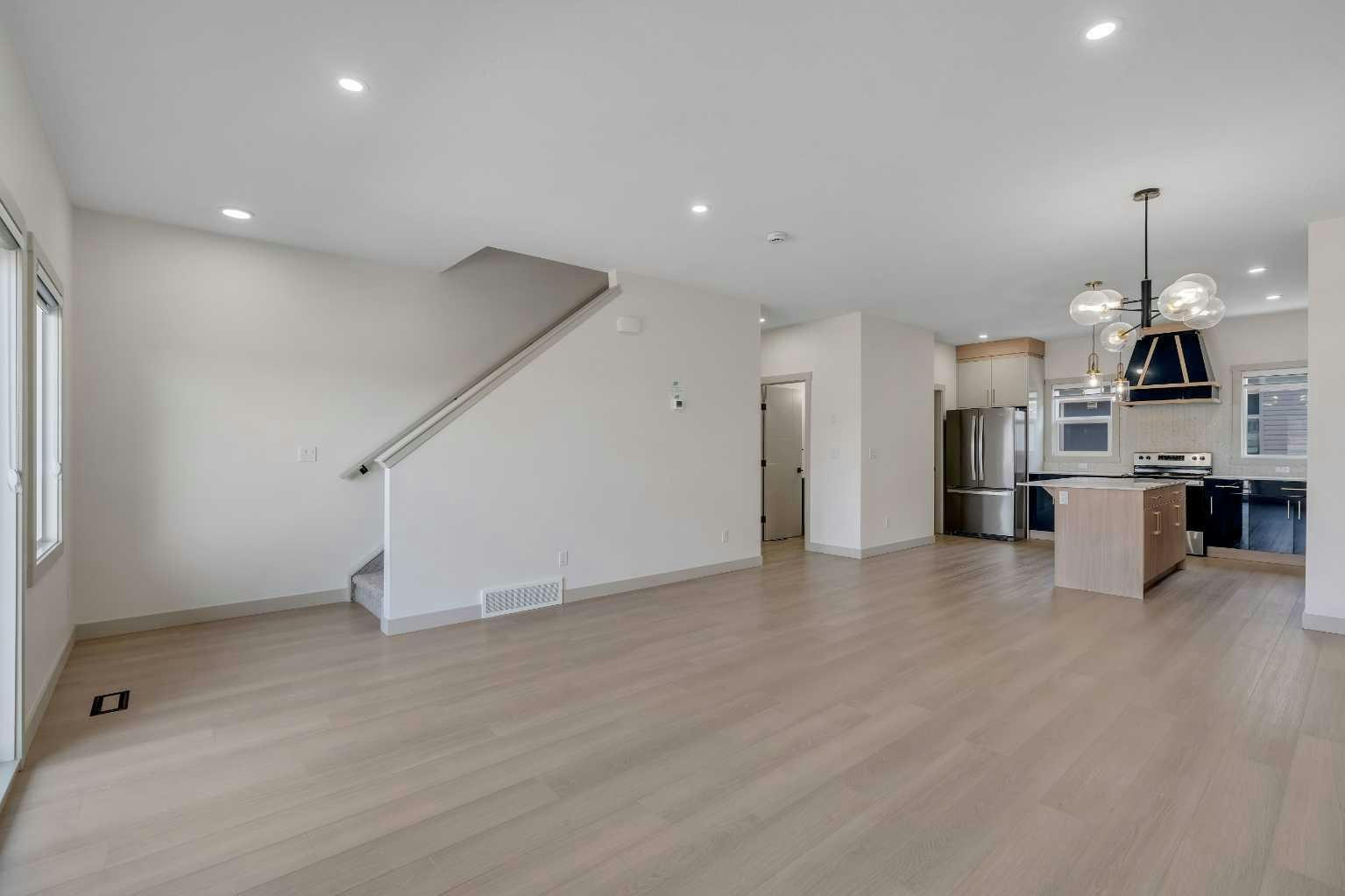 414 Corner Meadows Square NE - 5