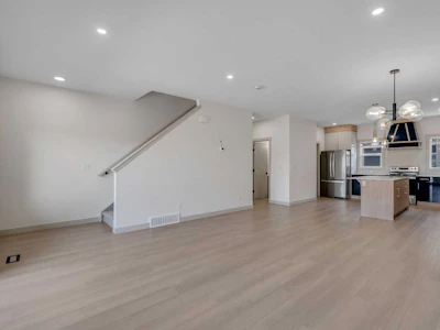 414 Corner Meadows Square NE - 5