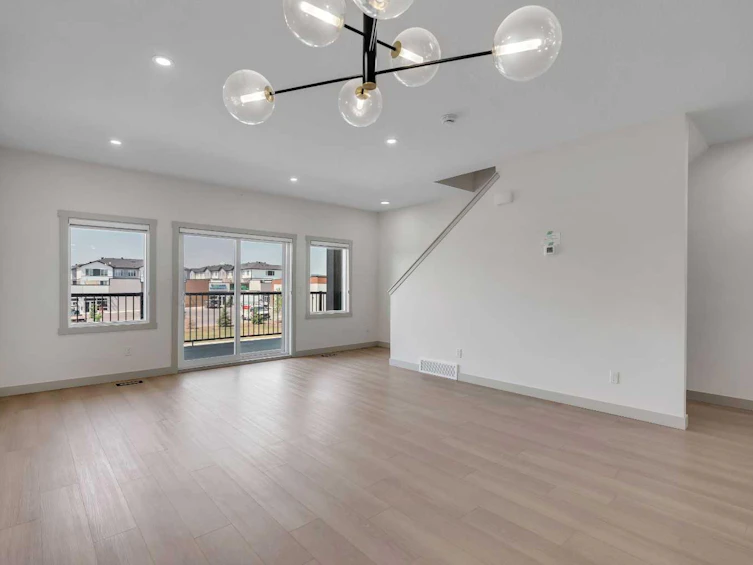 414 Corner Meadows Square NE, Calgary, AB, T3N 2N1 - 4