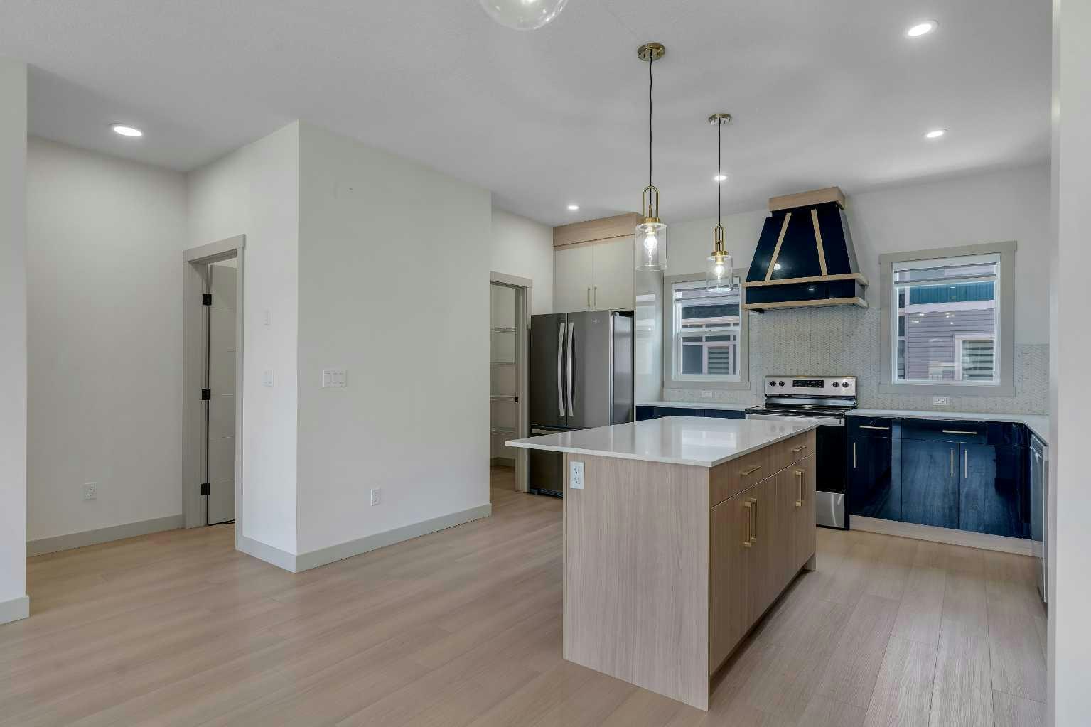 414 Corner Meadows Square NE, Calgary, AB, T3N 2N1 - 9
