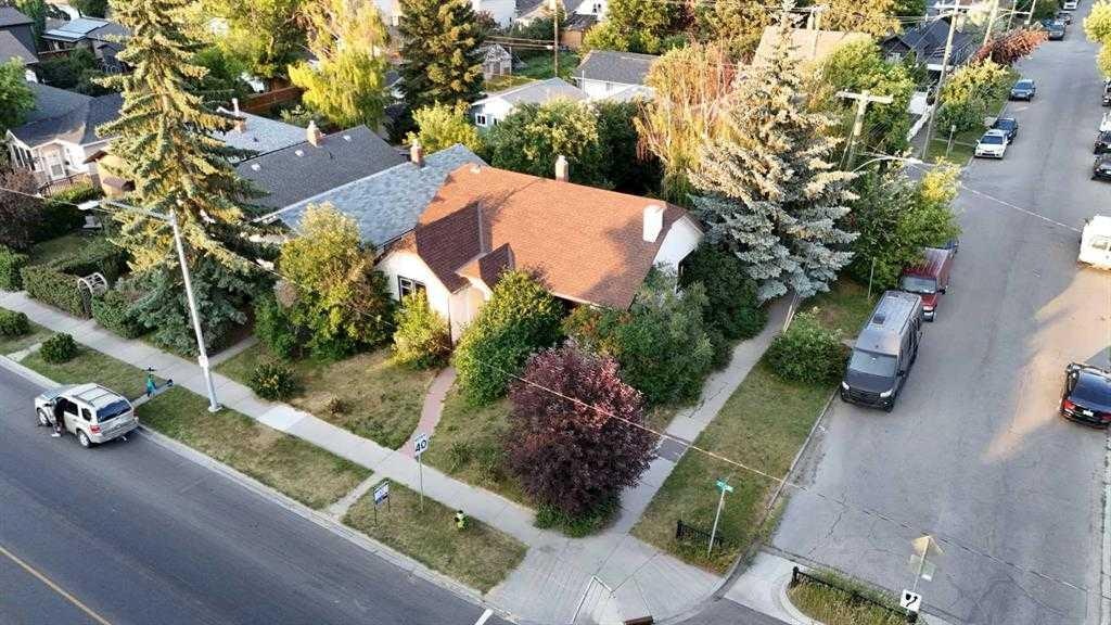 1402 4 Street NW, Calgary, AB, T2M 2Y9