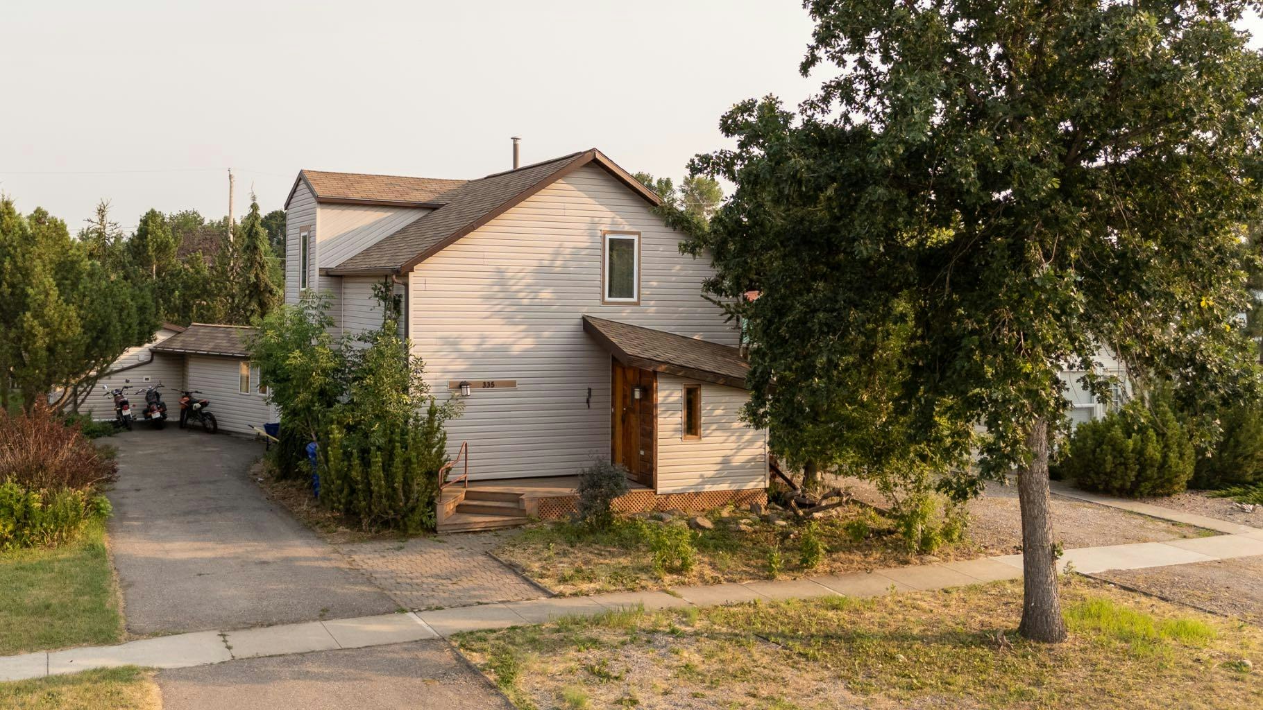 335 50 Avenue W, Claresholm, AB, T0L 0T0