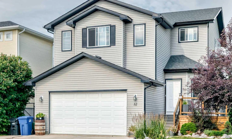 32 Meadowpark Place