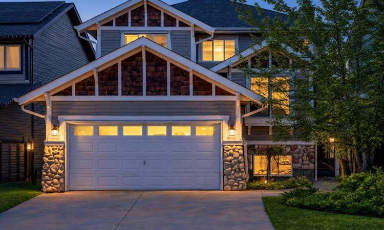 40 Cougar Ridge Heights SW