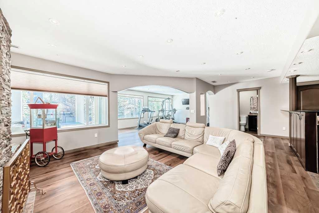 40 Cougar Ridge Heights SW, Calgary, AB, T3H 4X5 - 40