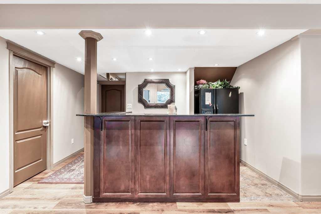 40 Cougar Ridge Heights SW, Calgary, AB, T3H 4X5 - 42