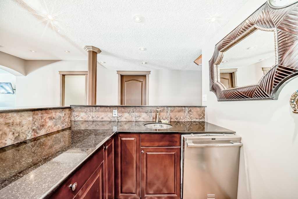 40 Cougar Ridge Heights SW, Calgary, AB, T3H 4X5 - 43