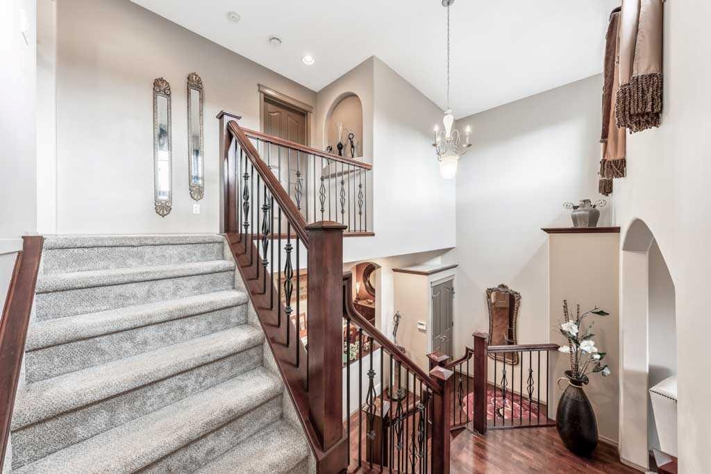 40 Cougar Ridge Heights SW, Calgary, AB, T3H 4X5 - 27
