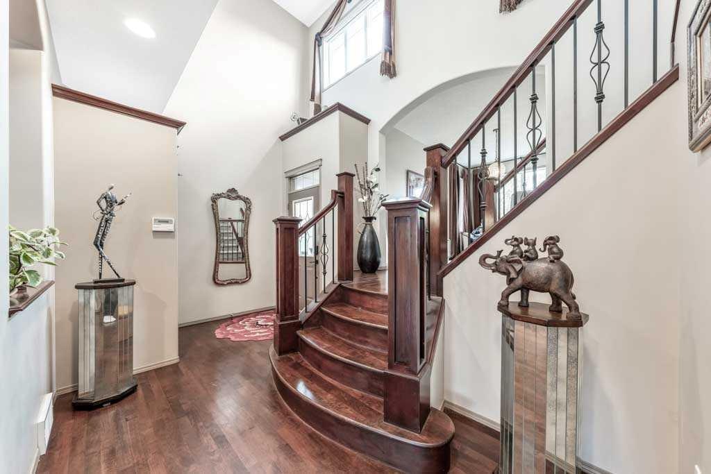 40 Cougar Ridge Heights SW, Calgary, AB, T3H 4X5 - 8