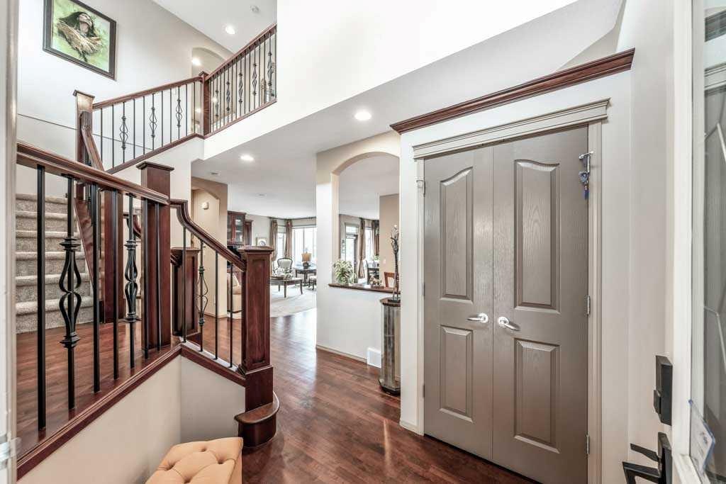 40 Cougar Ridge Heights SW, Calgary, AB, T3H 4X5 - 6
