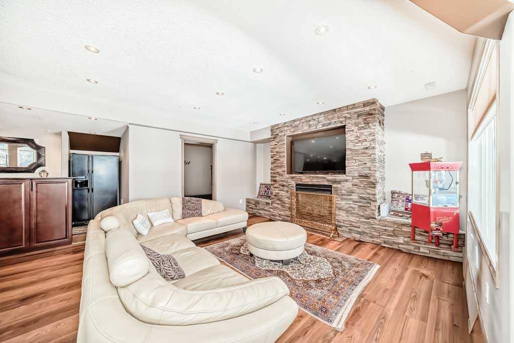 40 Cougar Ridge Heights SW, Calgary, AB, T3H 4X5 - 38