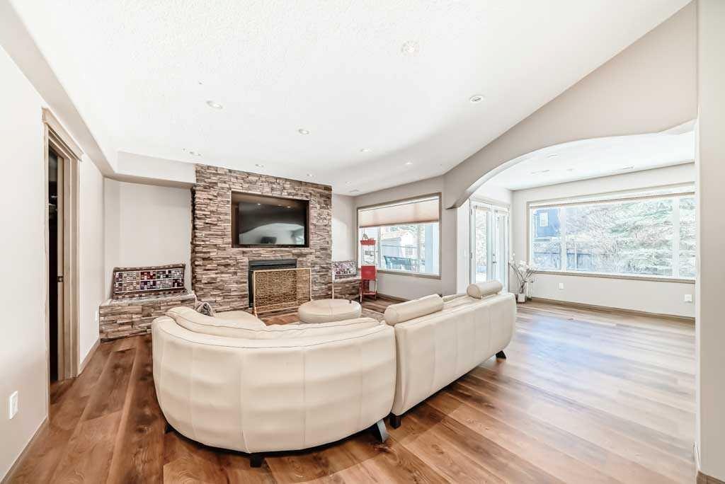 40 Cougar Ridge Heights SW, Calgary, AB, T3H 4X5 - 37