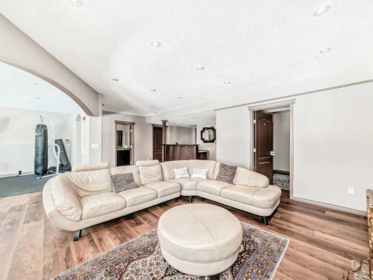 40 Cougar Ridge Heights SW, Calgary, AB, T3H 4X5 - 39