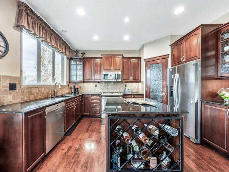 40 Cougar Ridge Heights SW, Calgary, AB, T3H 4X5 - 17