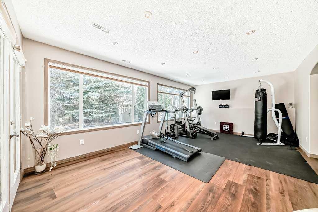 40 Cougar Ridge Heights SW, Calgary, AB, T3H 4X5 - 41