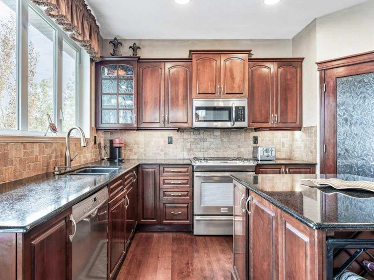 40 Cougar Ridge Heights SW, Calgary, AB, T3H 4X5 - 18