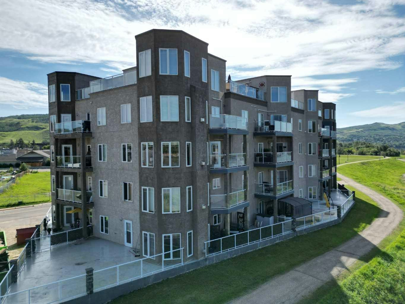 206-9810 94 Street, Peace River, AB, T8S 0A1