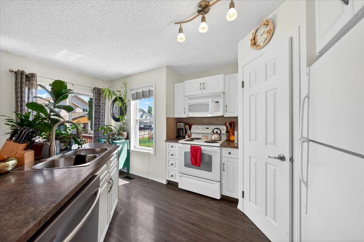 194 Everoak Gardens SW, Calgary, AB, T2Y 0C6 - 9