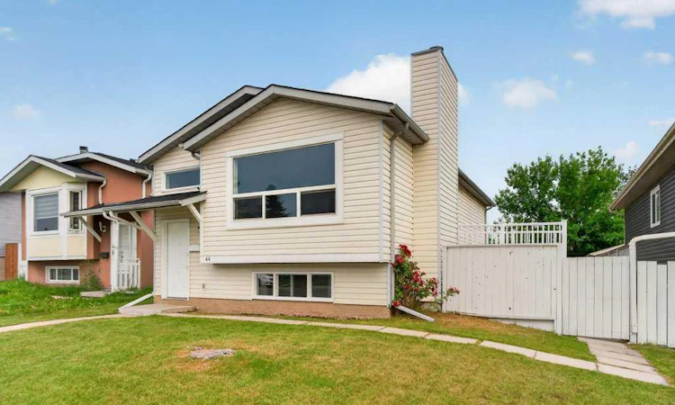 44 Falshire Close NE