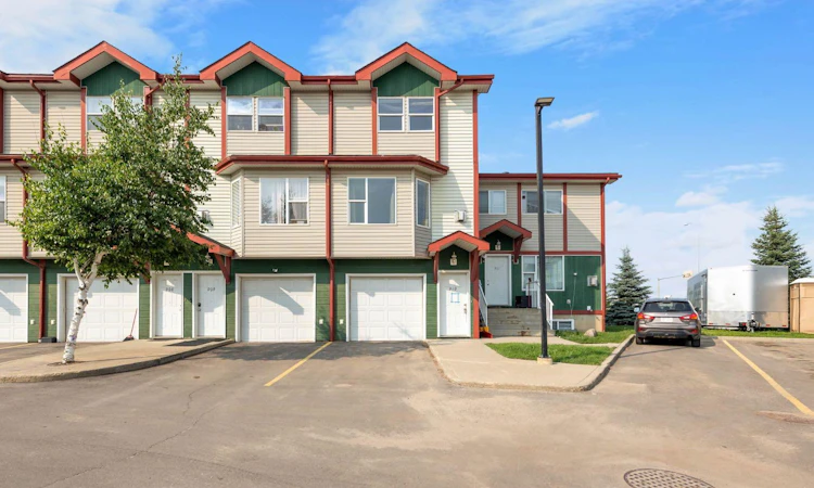 910-201 Arabian Drive