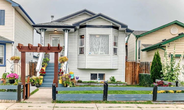 125 Appleburn Close SE