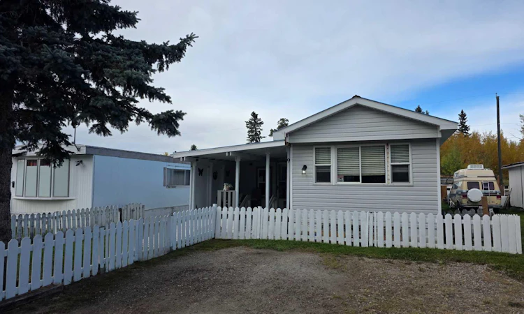#9-5235 50 Street
